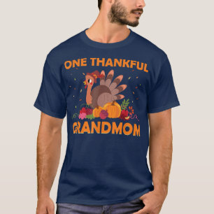 Eine dankenswerte Großmutter, die im Herbst überei T-Shirt