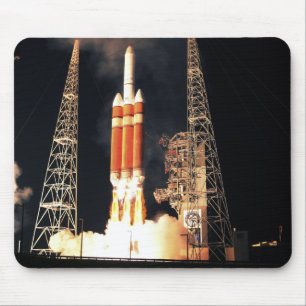 Eine Delta-IV-Rakete hebt ab Mousepad