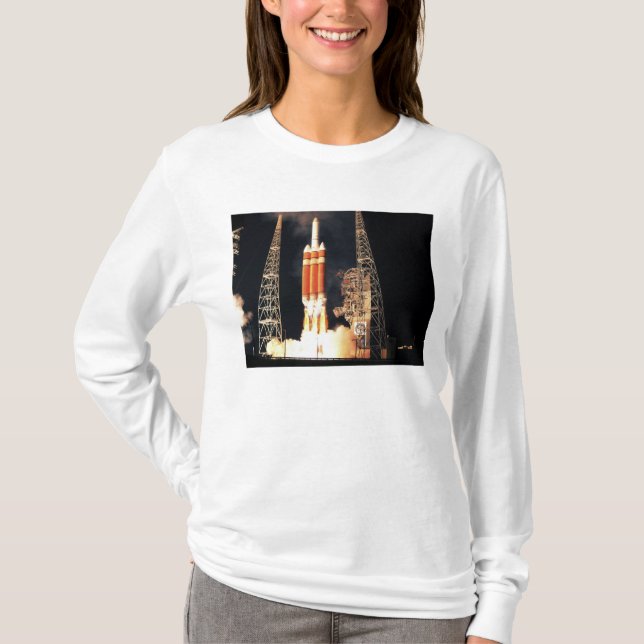 Eine Delta-IV-Rakete hebt ab T-Shirt (Vorderseite)