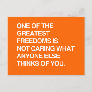EINE DER BESTSTEN FREIHEITEN IST NICHT GEKÜMMERT POSTKARTE