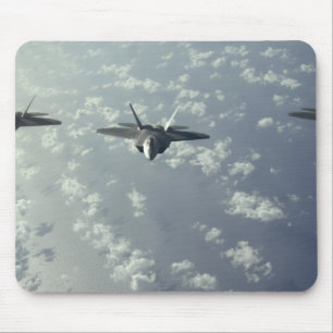 Eine Dreischiff Bildung der Raubvögel F-22 Mousepad