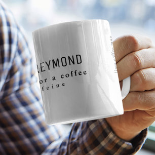 eine einfache und angenehme weiße Tasse mit Namen