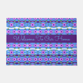 Eine einladende blaue und Lila Gemusterte Türmatte