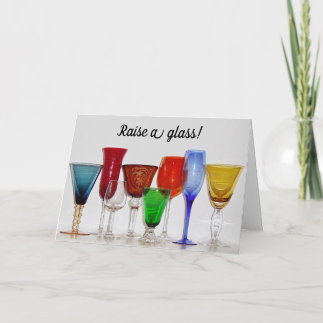 Eine Einladung aus Glas anheben (Vorderseite)