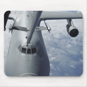 Eine Ergänzung KC-10 bereitet vor sich, Mousepad