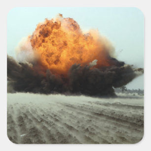 Eine Explosion bricht aus Quadratischer Aufkleber