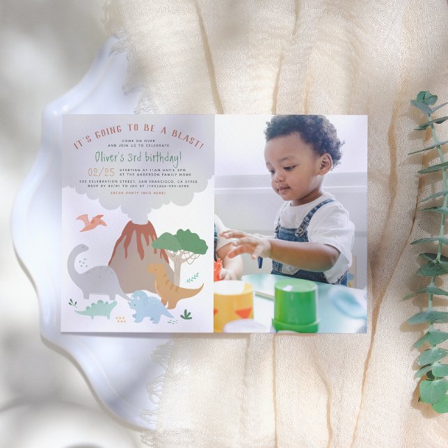 Eine Explosion | Vulkan & Dinosaurier Boy Birthday Einladung (Von Creator hochgeladen)