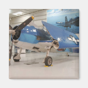 Eine F-6F Hellcat-Kampfmaschine des Zweiten Weltkr Magnet