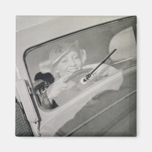 Eine fahrende Frau, c.1930s (Rastertiefdruck) Magnet