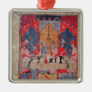 Eine Familie trat am Tisch für Passahfest zusammen Silbernes Ornament