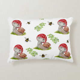 Eine farbenfrohe Waldfliege und eine Schnecke Dekokissen