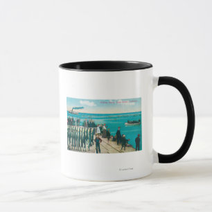 Eine Fischen-Szene mit einem enormen Fang Tasse