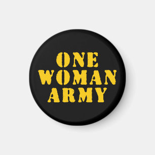 EINE FRAU ARMY MAGNET