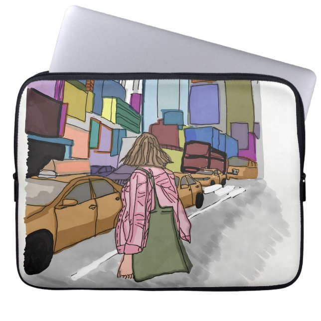 Eine Frau geht eine belebte, von der Straße gesäum Laptopschutzhülle (Vorderseite)