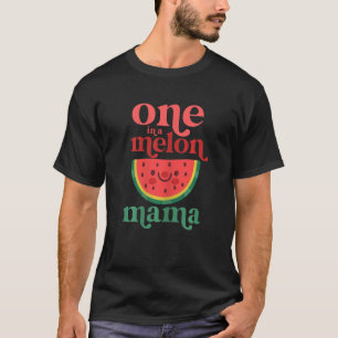 Eine Frau in einem Melon Mama Niedliche Wassermelo T-Shirt