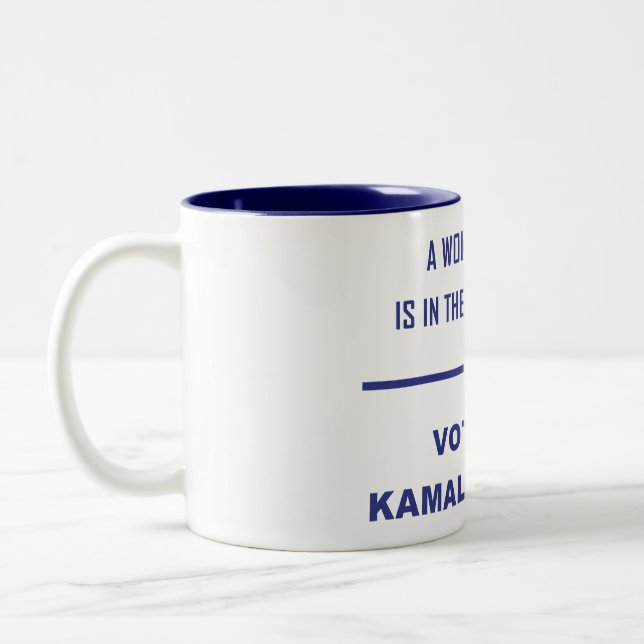 EINE FRAU IST IN.. ZWEIFARBIGE TASSE (Links)