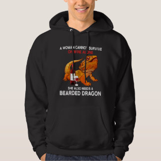 Eine Frau kann nicht allein auf Wein mit bärtendem Hoodie