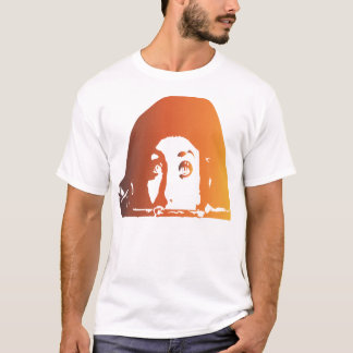 Eine Frau pinkelt ins Gesicht und guckt hinaus T-Shirt