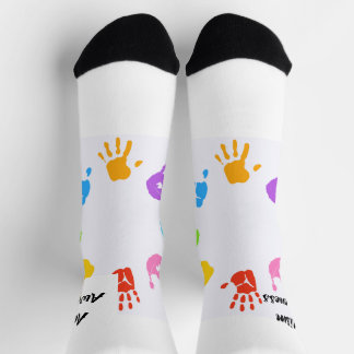 Eine fröhliche Feier zur Sensibilisierung für Auti Socken