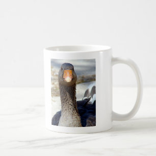 Eine Gans im Park Tasse