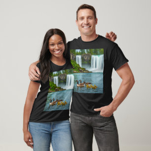 Eine Gänserfamilie vom Waterfall T - Shirt Design.