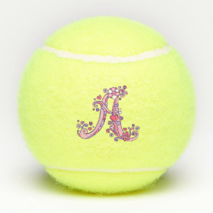 Eine Gekritzel-Buchstabekunst der Monogrammmädche Tennisbälle