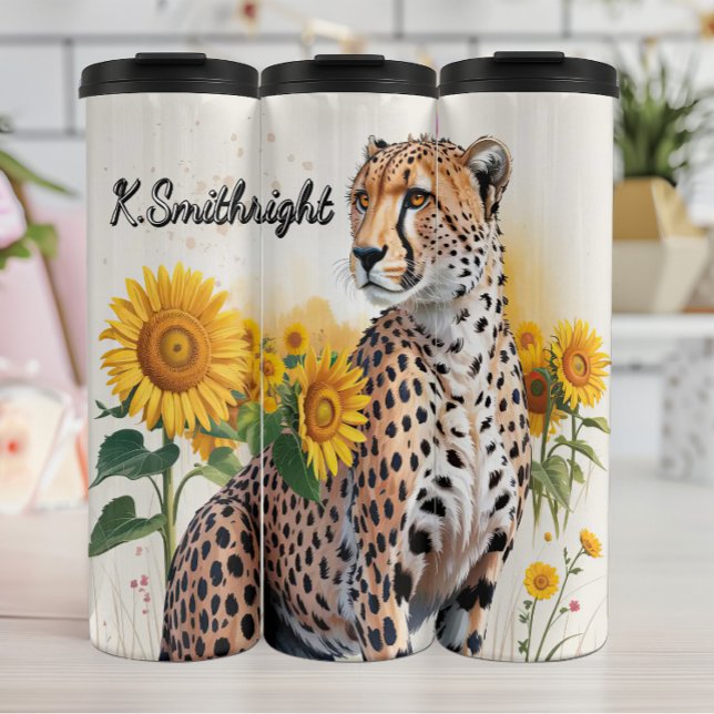 Eine Geparden auf einem Sonnenblumenfeld Thermosbecher (Von Creator hochgeladen)