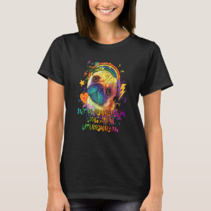 Eine gewöhnliche Person mit außergewöhnlichem Pug T-Shirt