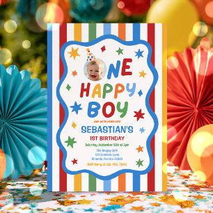 Eine glückliche bunte 1. Geburtstagsfeier für eine Einladung