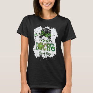 Eine glückliche Schulkrankenschwester gebleichtes T-Shirt