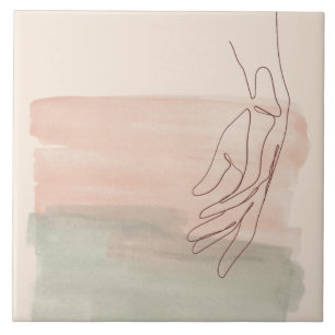 Eine Grafik zeichnend Hand in der Wasserpastel Fliese