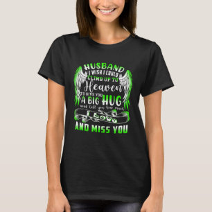Eine große Umarmung und erzählen meinem Mann, wie T-Shirt