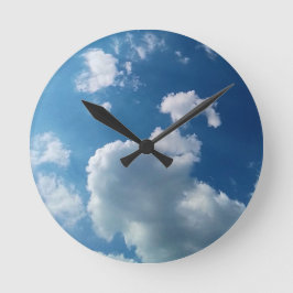 Eine große Wolke Runde Wanduhr