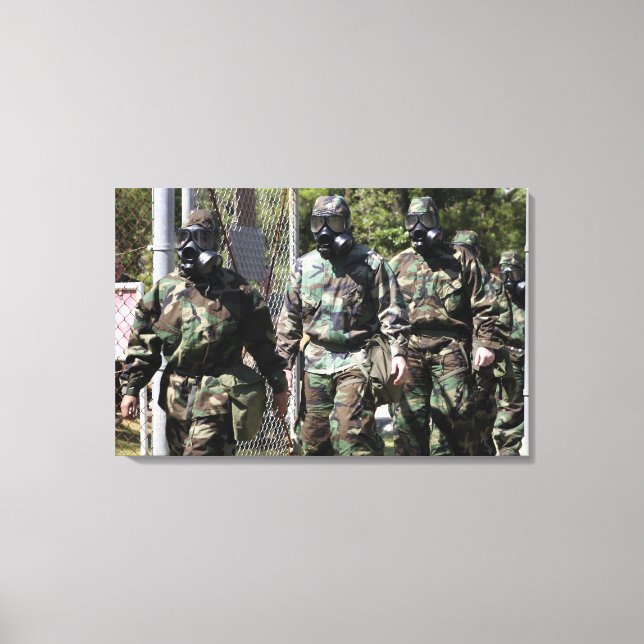 Eine Gruppe von Solar Challenge-Teilnehmern Leinwanddruck (Vorderseite)