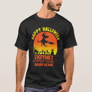 Eine gruselige Hexe auf einem fliegenden Raum flie T-Shirt