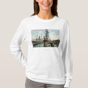 Eine Gurren-Bucht-Verschiffen-Szene am Dock T-Shirt