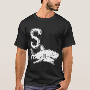 Eine Illustration des Buchstabens S steht für Hai T-Shirt