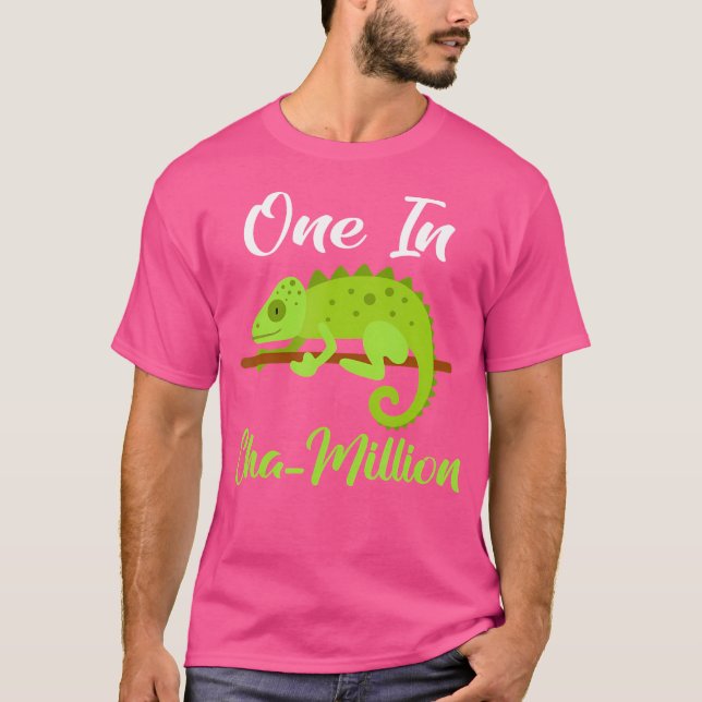 Eine in Cha Million Chameleon T-Shirt (Vorderseite)