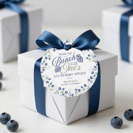 Eine in einem Haufen Berry erste Geburtstags Gefäl Geschenkanhänger