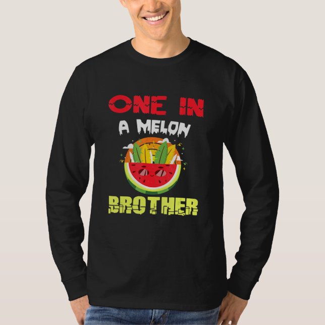Eine in einem Melon Brother Watermelon Familie Mat T-Shirt (Vorderseite)