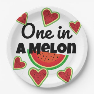 Eine in einem Melon Paper Plate für Summer Party Pappteller