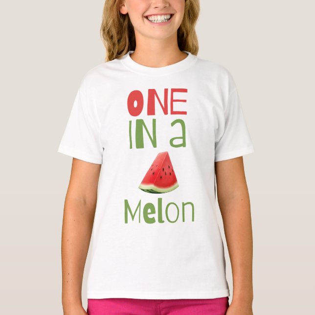 Eine in einem Melon T-Shirt (Vorderseite)