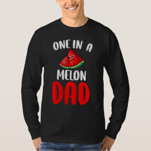 Eine in einem Melon-Vater Wassermelone Familie Mat T-Shirt