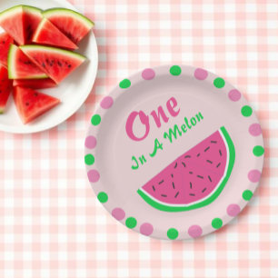 Eine in einer Melon 1. Geburtstagspopolette Pappteller