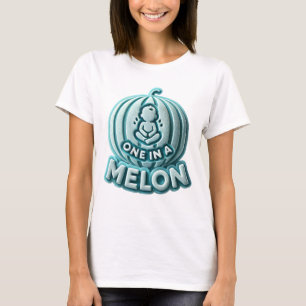 Eine in einer Melon Baby-Ankündigung T-Shirt