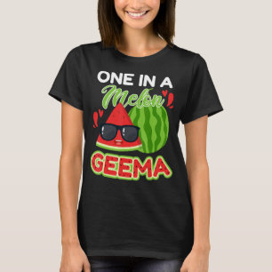 Eine in einer Melon Geema Watermelon Matching-Fami T-Shirt