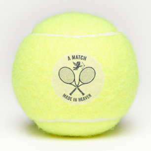Eine in Himmel geschlossene Ehe Vorbereitende Tenn Tennisbälle