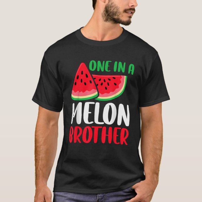Eine in Melon Brother Funny Watermelon Familienmat T-Shirt (Vorderseite)