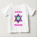 Eine jüdische Prinzessin Baby T-shirt<br><div class="desc">Jüdische Geschenke und personalisierte Geschenkideen für jüdische Feiertage wie Hanukkah,  Pessach,  Bas und Bar Mitzvah besondere Anlass mit traditionellem Judentum und modernen Themen. Jüdische Prinzessin-Babygeschenke,  Geburtstagsgeschenke und Wohngestaltung mit Star of David und Hebräisch-Schrift.</div>