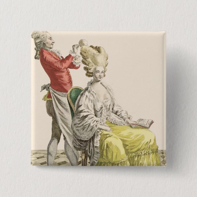 Eine junge Frau in einem Peignoir mit ihrem Button (Vorderseite)